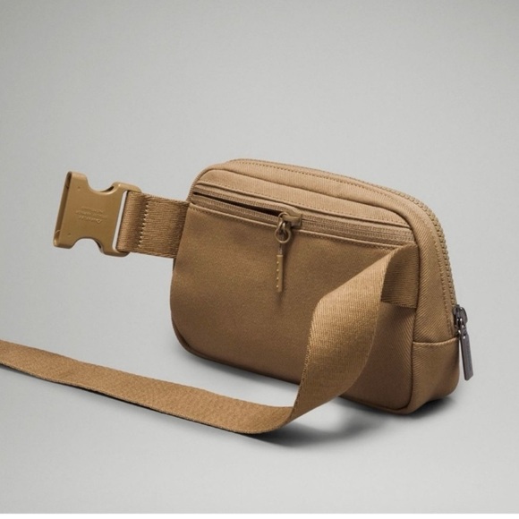 NEW!  Lululemon Everywhere Belt Canvas Bag - Picture 5 of 9